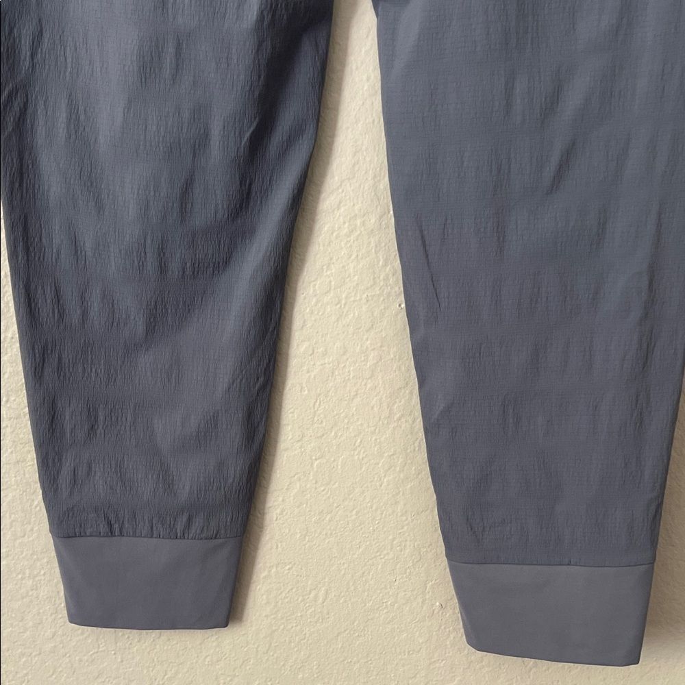 NWOT Athleta Trekkie North High Rise Jogger Gray in Size 6 - Picture 7 of 13